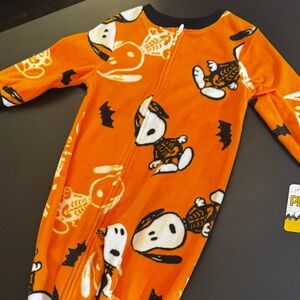 NWT Peanuts Snoopy Toddler Halloween Footie Pajamas. 2T